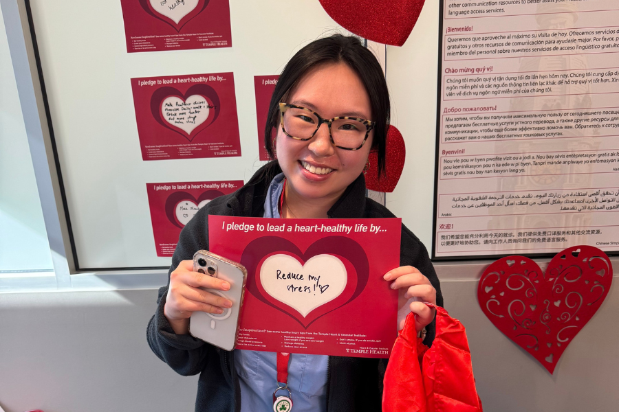 Temple employees, patients, and community members made pledges about their plans to live heart-healthy lives. 