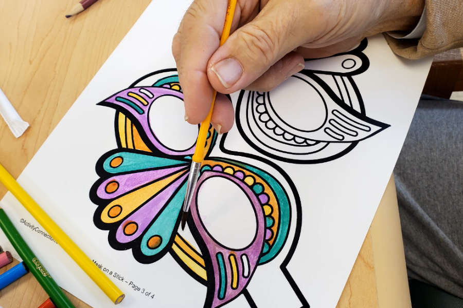 Inviting patients to create masks for Mardi Gras encouraged their creativity and—with the next day’s recall exercise—stimulated their memory. 
