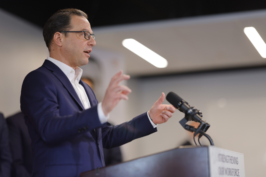 Governor Shapiro discusses the need for more nursing workforce development programs like Temple’s Nursing Scholars Program.