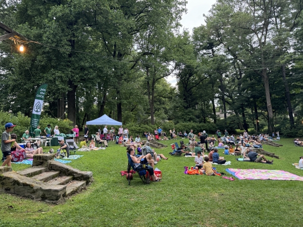A scenic night enjoying live music in Pastorius Park.