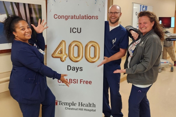 The ICU celebrates 400 days CLABSI-free.
