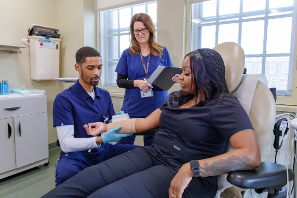 Episcopal’s Wound Care Center team uses leading-edge treatments and technologies to treat patients.